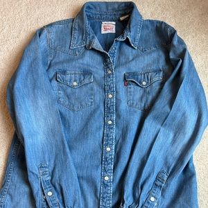 Levi Strauss Woman’s Denim Shirt